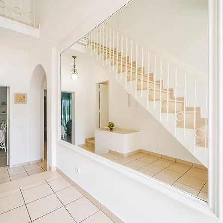 Villa San Remo By Mtphomes *